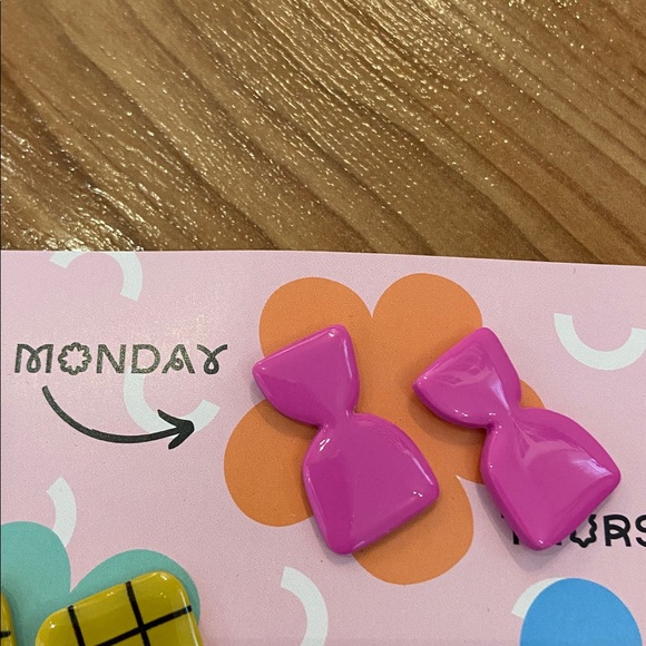 NWT - STUDS OF THE WEEK, by Night Moves Atelier - 7 pairs pierced earrings - Picture 4 of 11